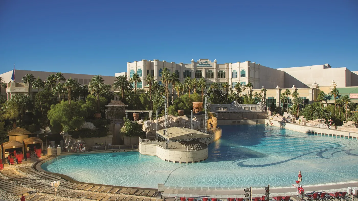 Mandalay Bay Resort, Four Seasons & W Las Vegas Campus