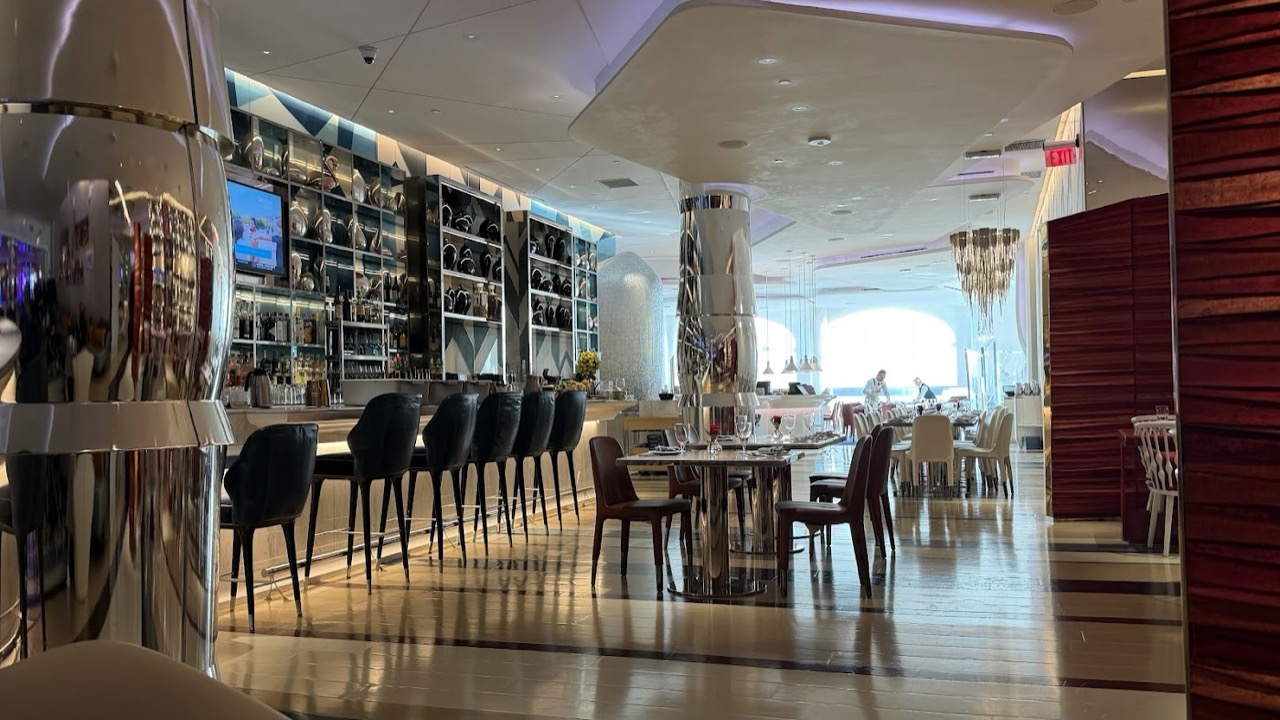 Lago by Julian Serrano Fountain-Front Patio & Private Salon at Bellagio Hotel & Casino